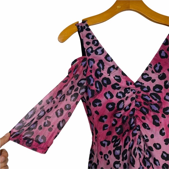 MARK WONG Nark Pink Animal Print Cold Shoulder Stretchy Top size Small - Picture 4 of 6